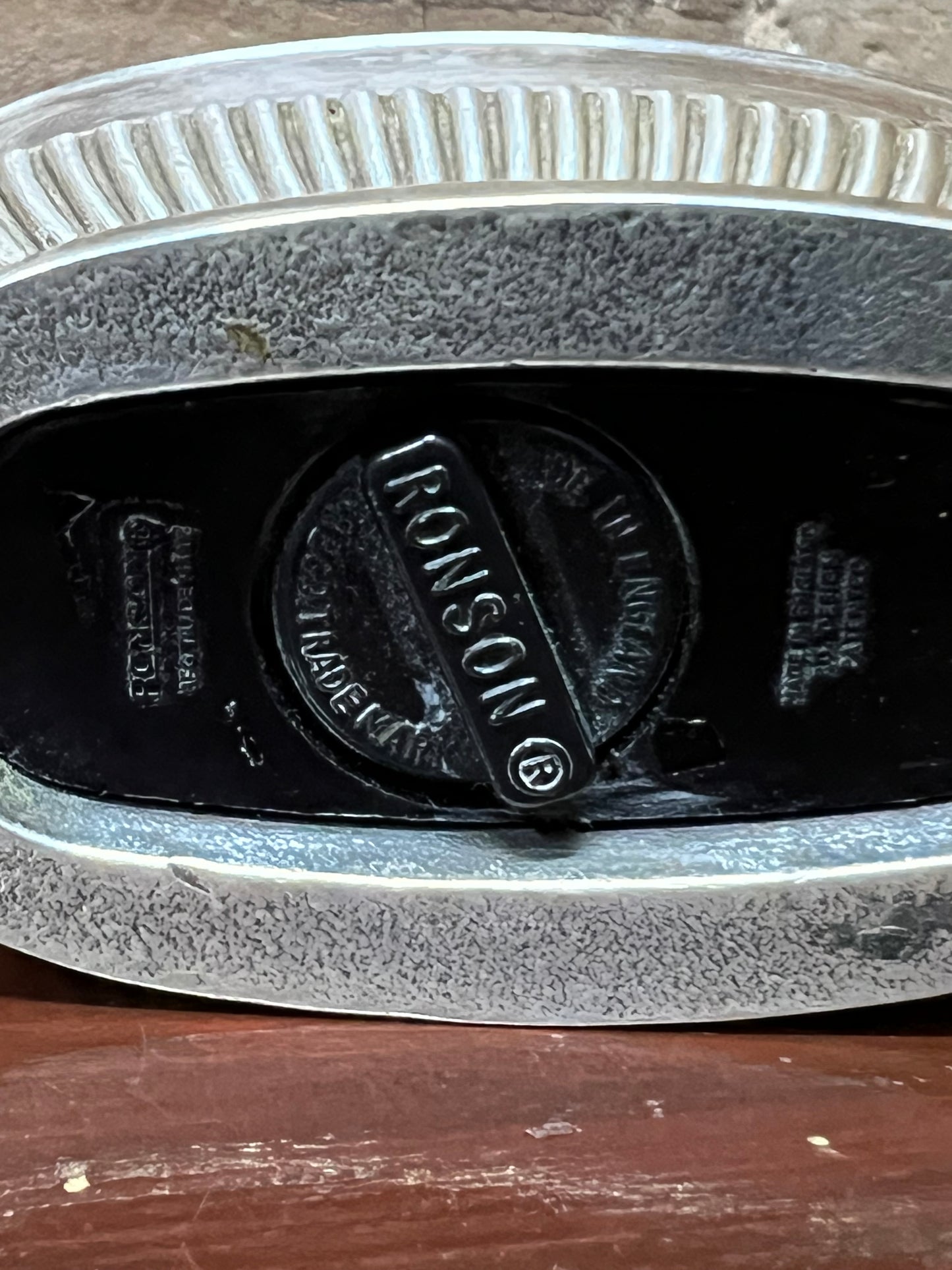 Vintage Ronson Table Top Lighter Silver.