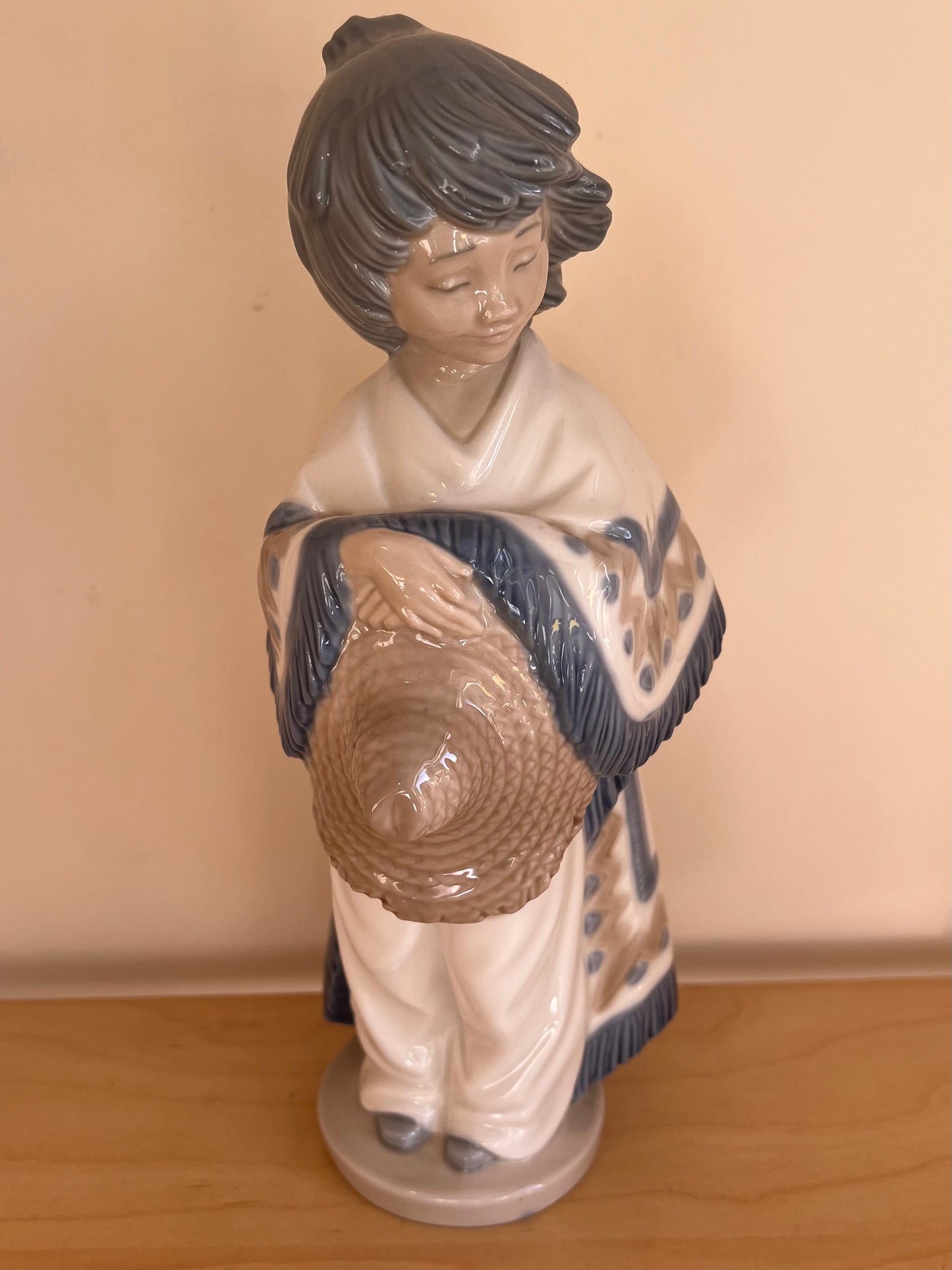 Vintage Nao Lladro Figurine Mexican Boy Poncho Hat Daisa 1982 Handmade in Spain