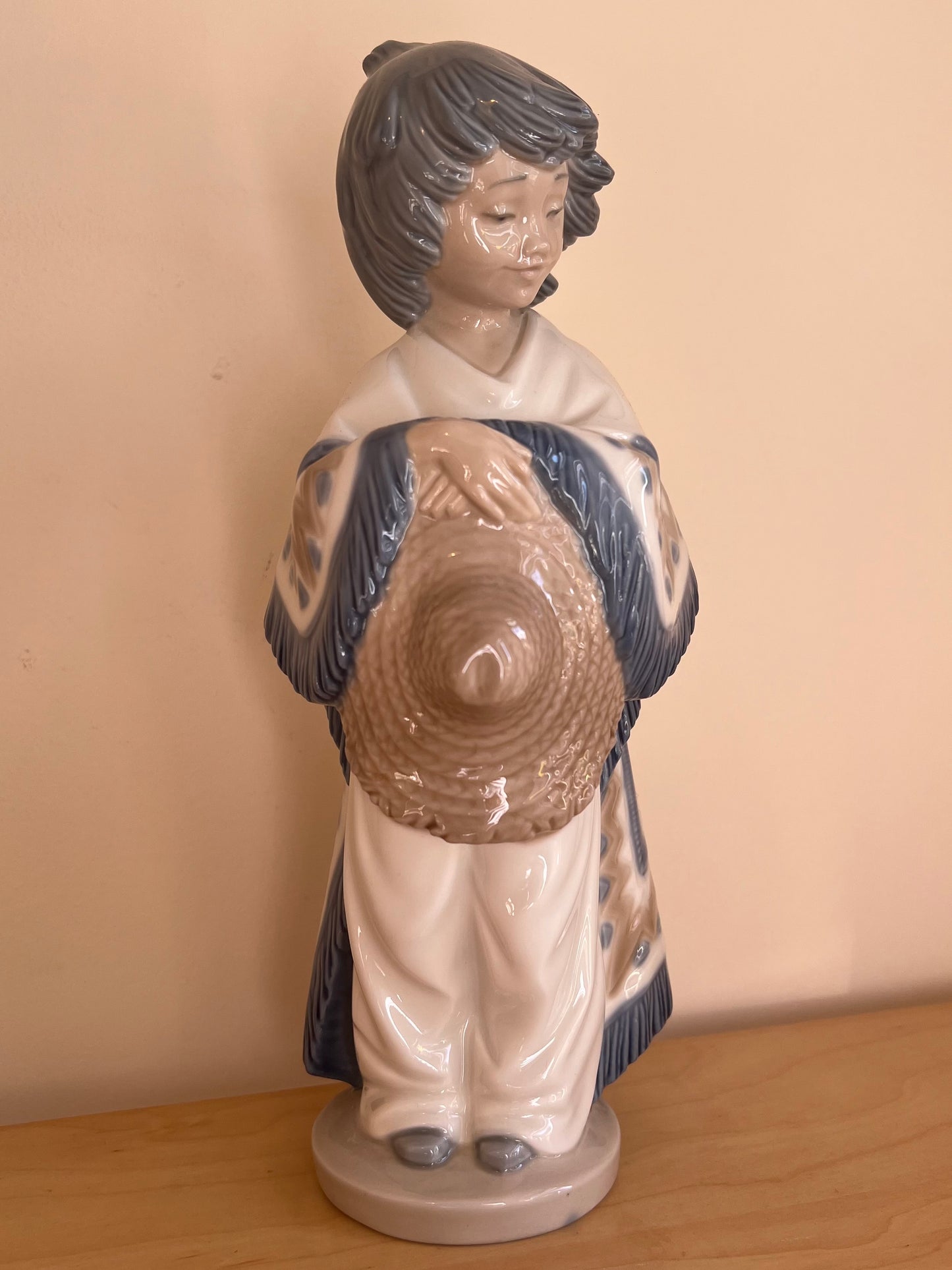 Vintage Nao Lladro Figurine Mexican Boy Poncho Hat Daisa 1982 Handmade in Spain