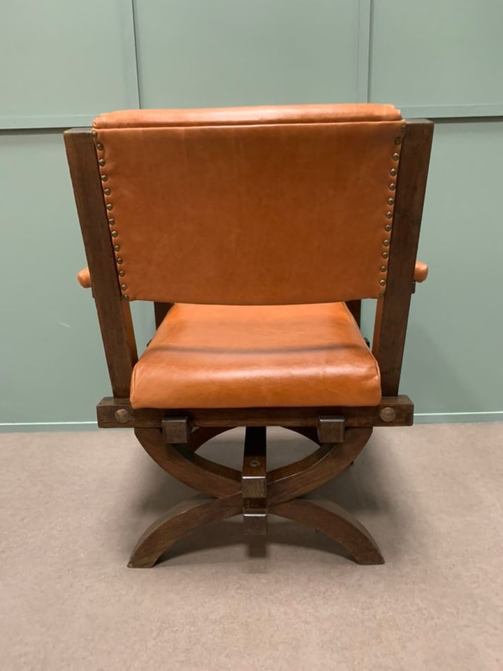 Throne chair